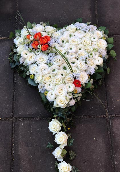 Beställ blommor till begravning i Lomma